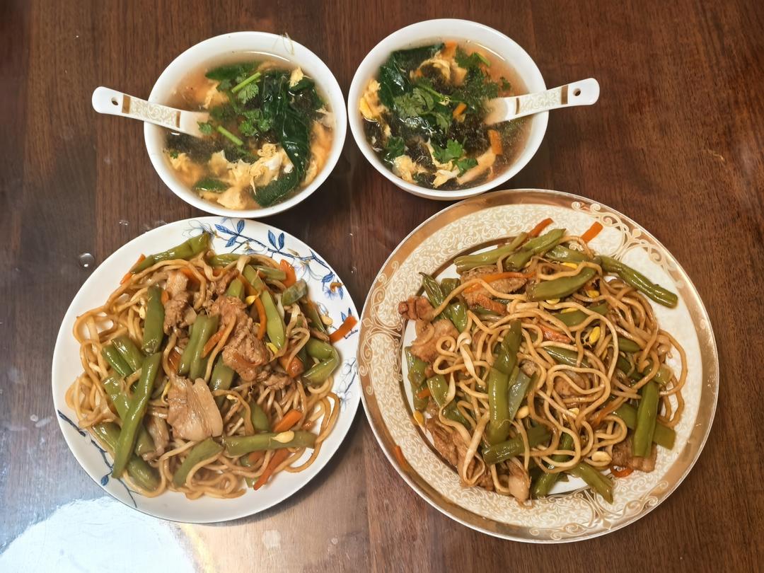 香喷喷的河南卤面（蒸面条）