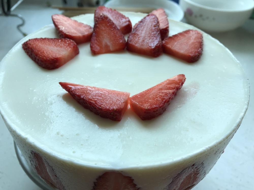 奥利奥草莓酸奶慕斯蛋糕（6寸）