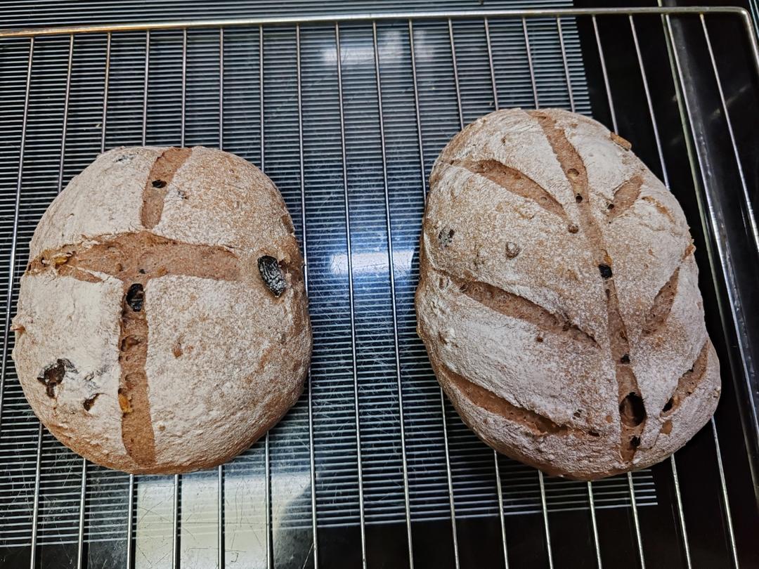 全麦蔓越莓核桃软欧包