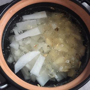 客家美食-冬笋白萝卜肉丸汤的做法 步骤7