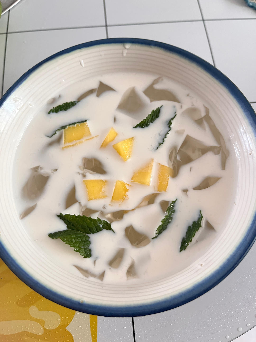 芒果椰汁木莲冰爽（冰粉）