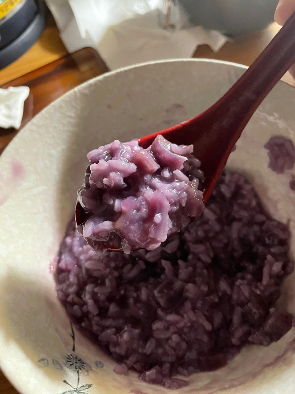 紫薯粥（不变颜色技巧）紫薯大米粥（适合一岁以上婴幼儿辅食）电饭煲版