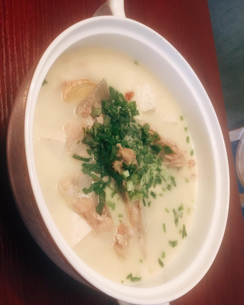 鱼头豆腐煲