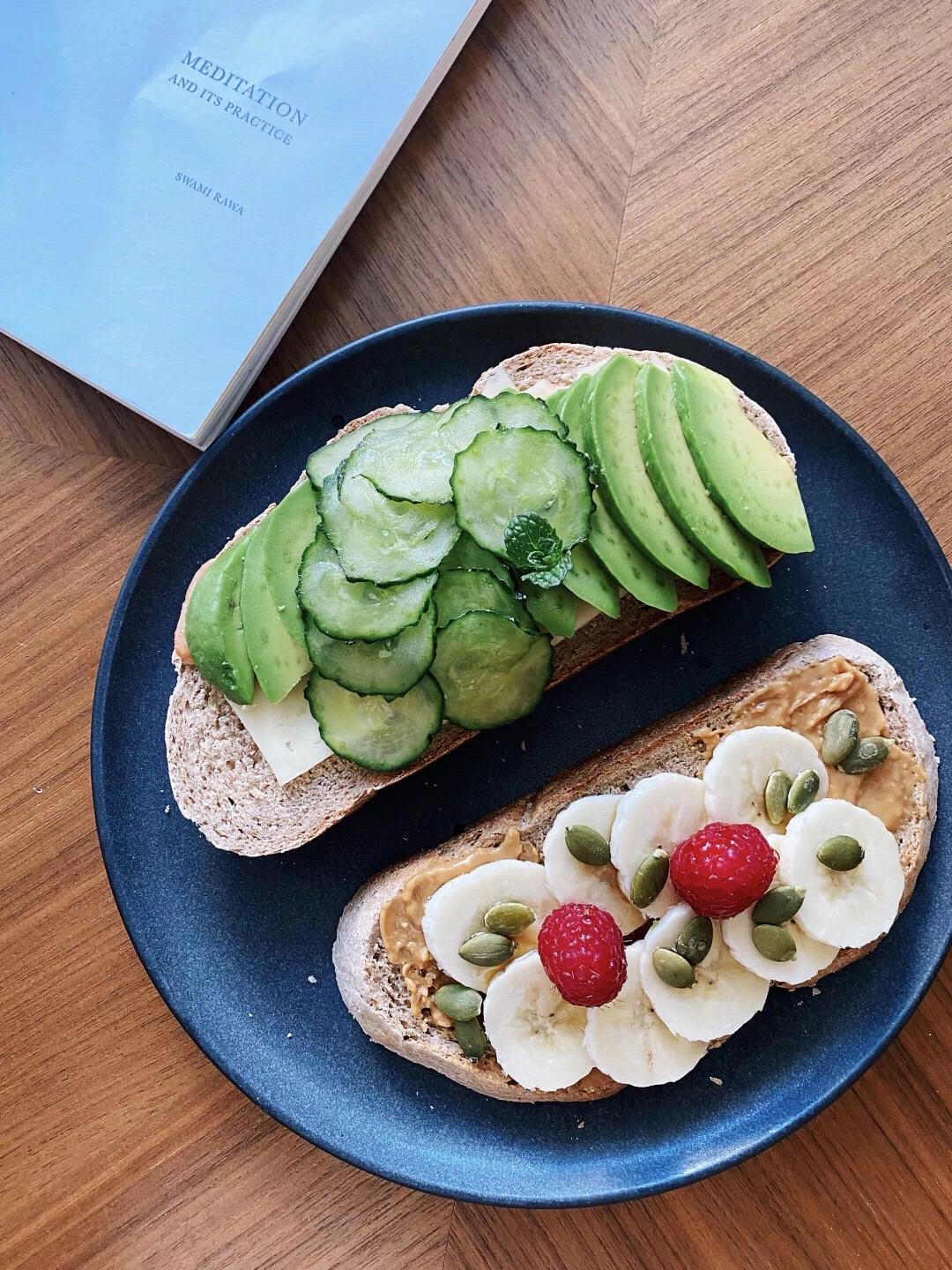 早餐燕麦全麦面包