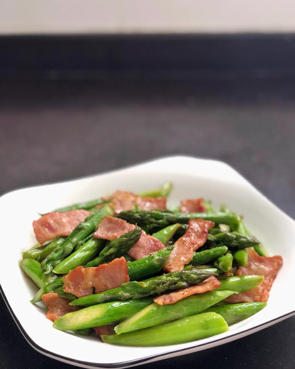 培根炒芦笋