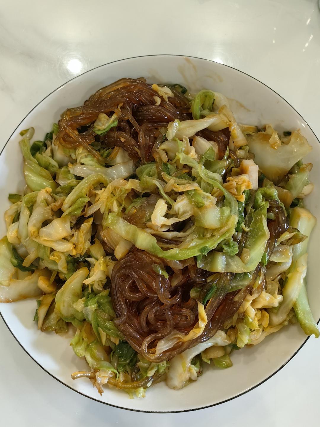 最近爱吃粉丝粉条～包菜炒粉丝