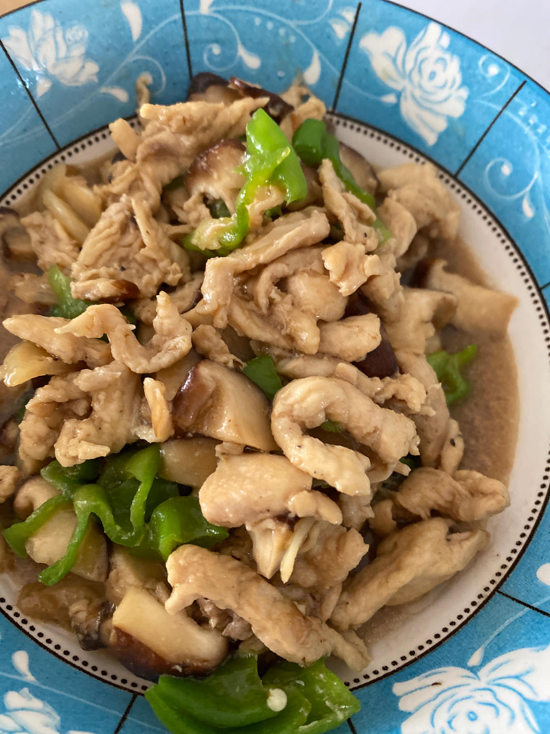 低卡好吃不胖的鸡胸肉炒香菇❗️