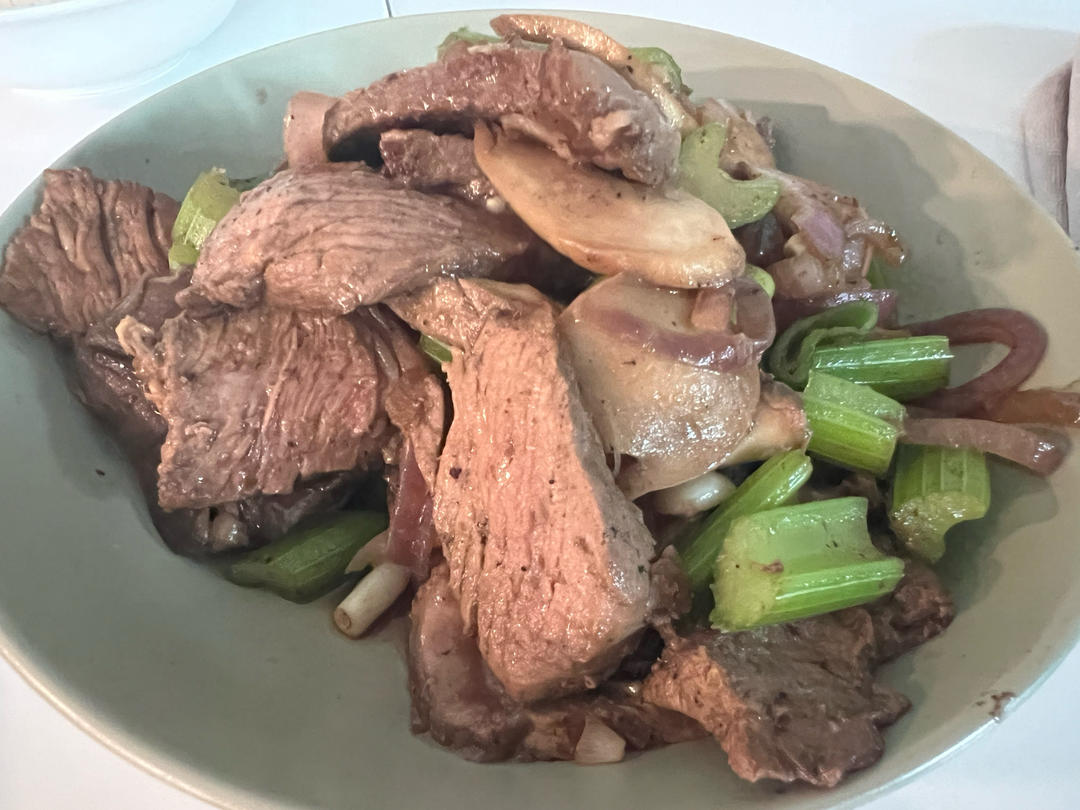 曼食慢语丨杂蔬炒牛排