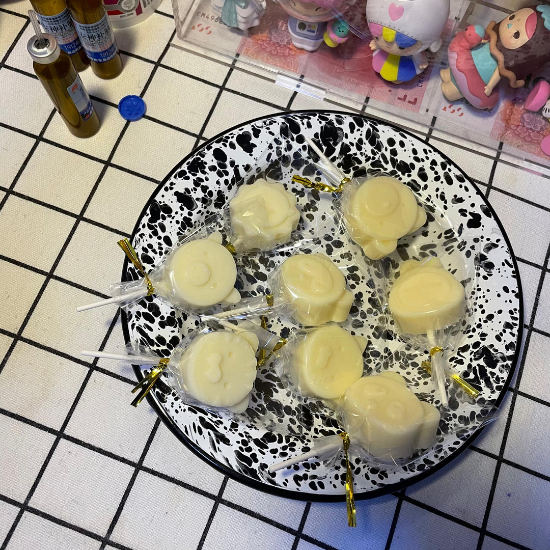 奶酪棒（秒杀市面上的妙可蓝多、女儿每天至少吃两支）