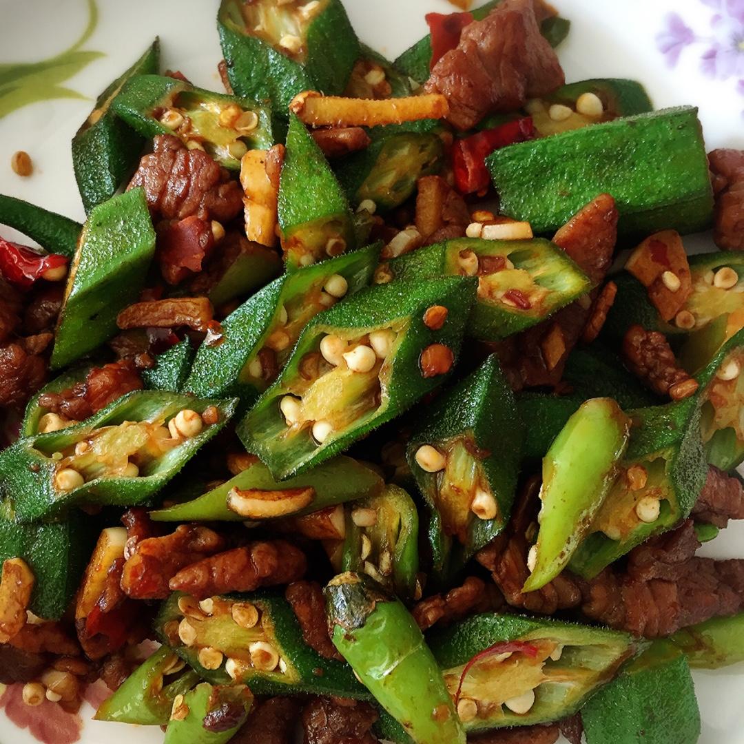 超级下饭的秋葵小炒肉