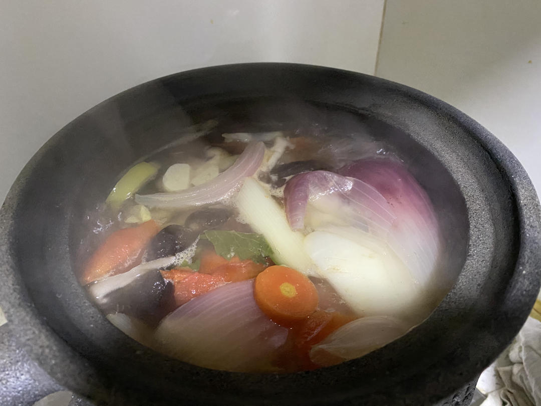 鲜极了的素高汤秋冬版—《蔬菜教室》内田悟