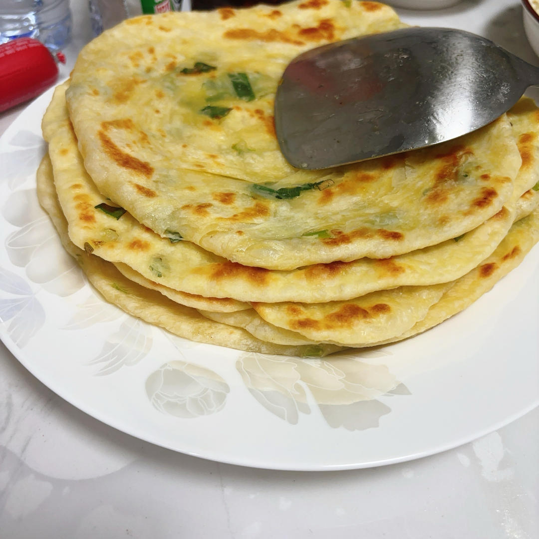 家常鸡蛋葱油饼 凉了也不硬 外酥里软 媲美早餐店 附细节视频详解