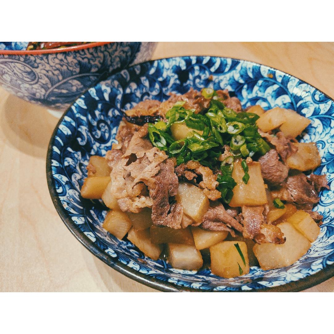 【炊烟食堂】冬日的蚝油萝卜炖肉