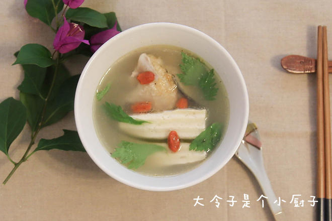 秋冬美人汤 | 三文鱼豆腐汤的做法