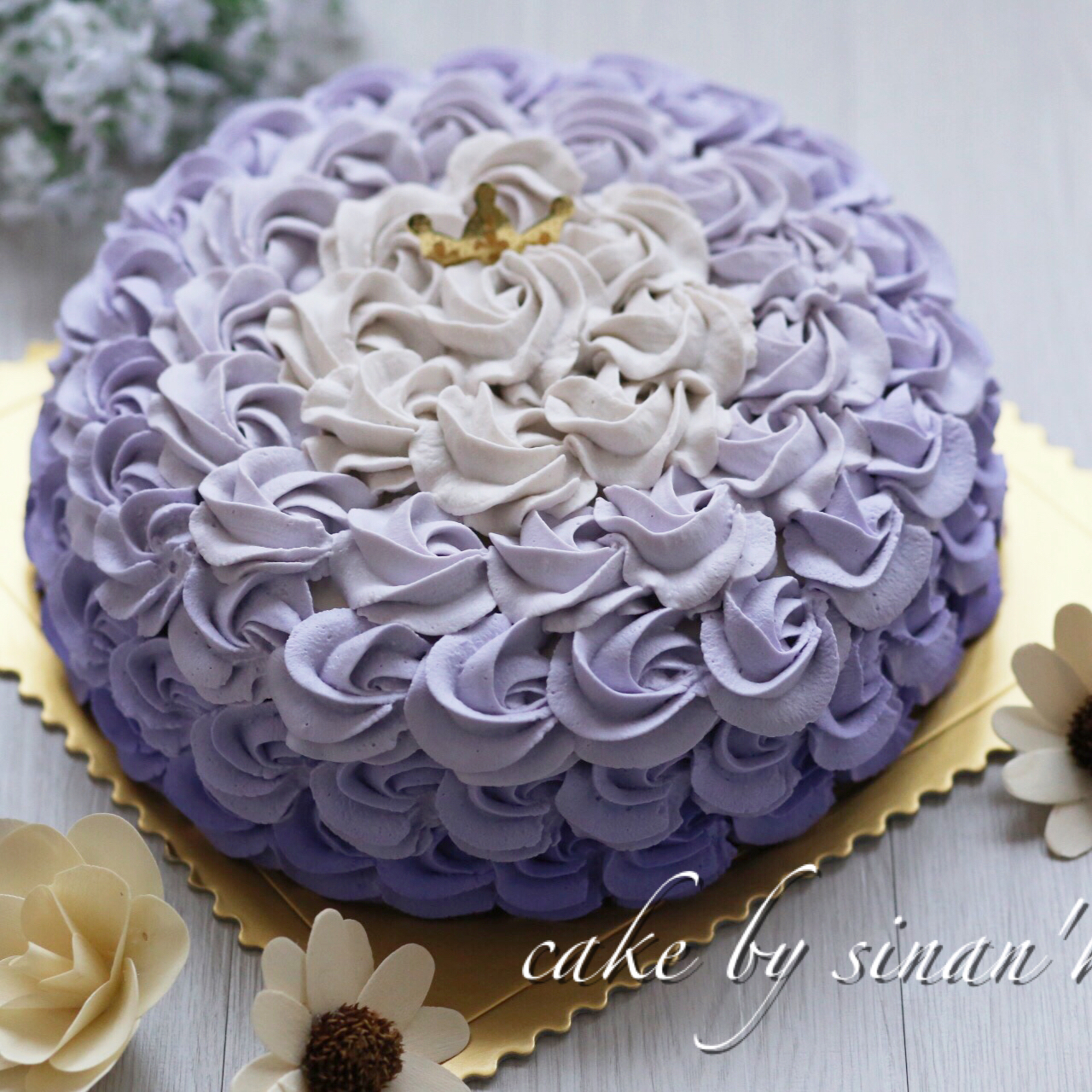 中啊中啊中做的紫色玫瑰渐变裱花蛋糕