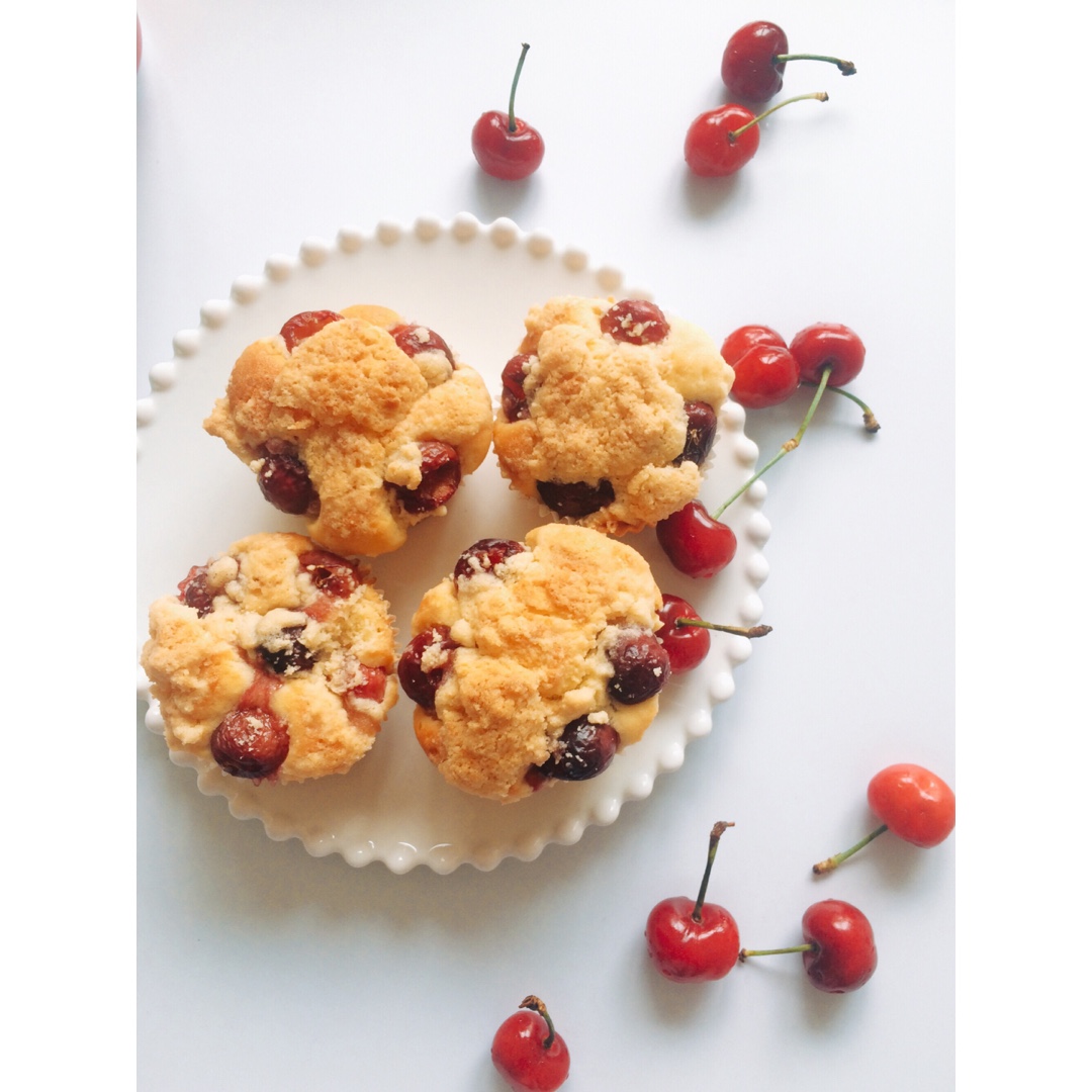 樱桃杏仁酥纸杯蛋糕 Cherry Cupcakes