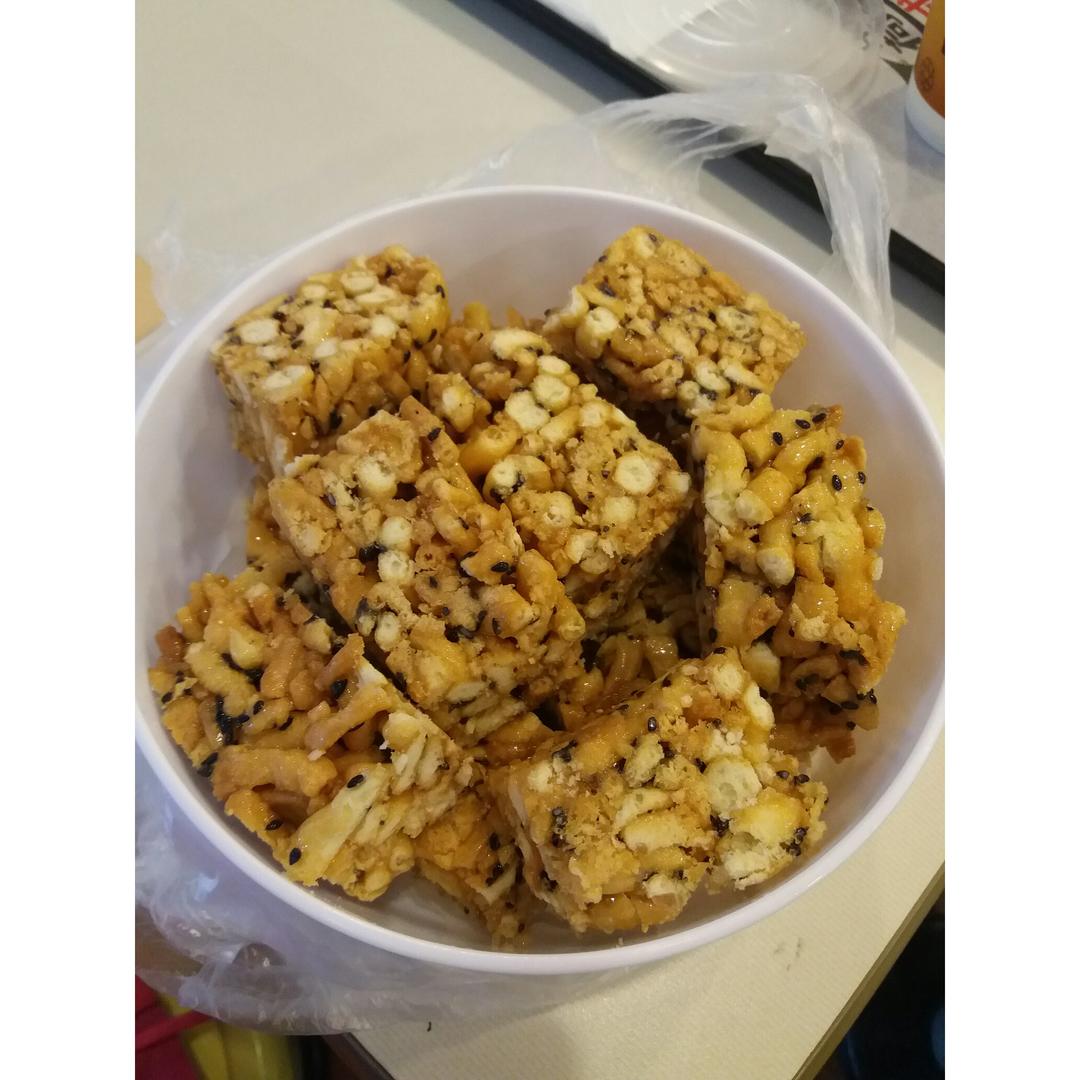 （视频食谱）自制沙琪玛／萨其马