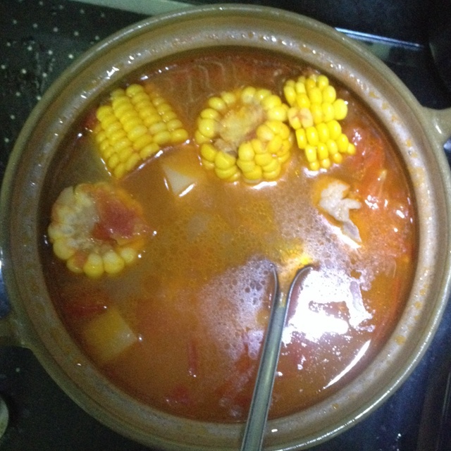 番茄土豆玉米排骨汤