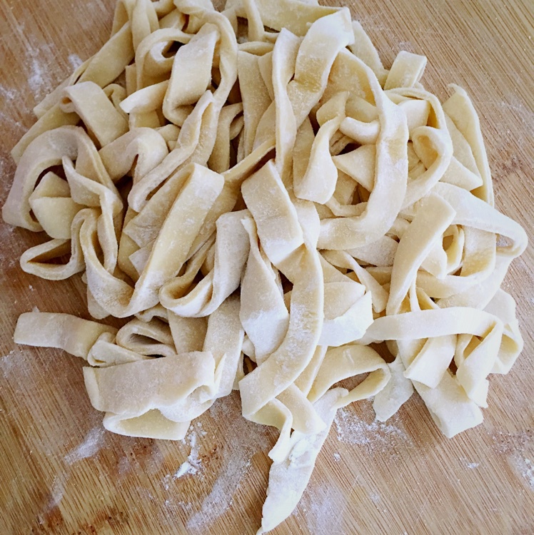 鸡蛋手擀面