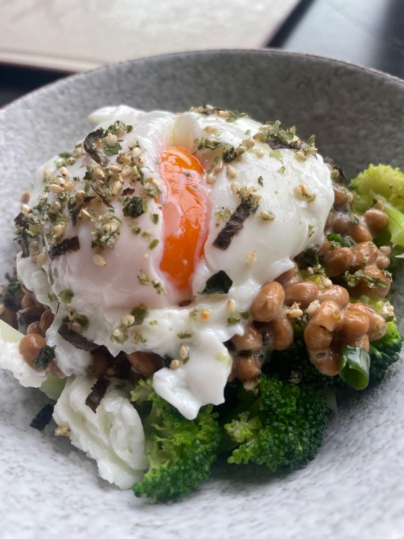 廖娘娘1做的香松纳豆温泉蛋拌饭蜡笔小新