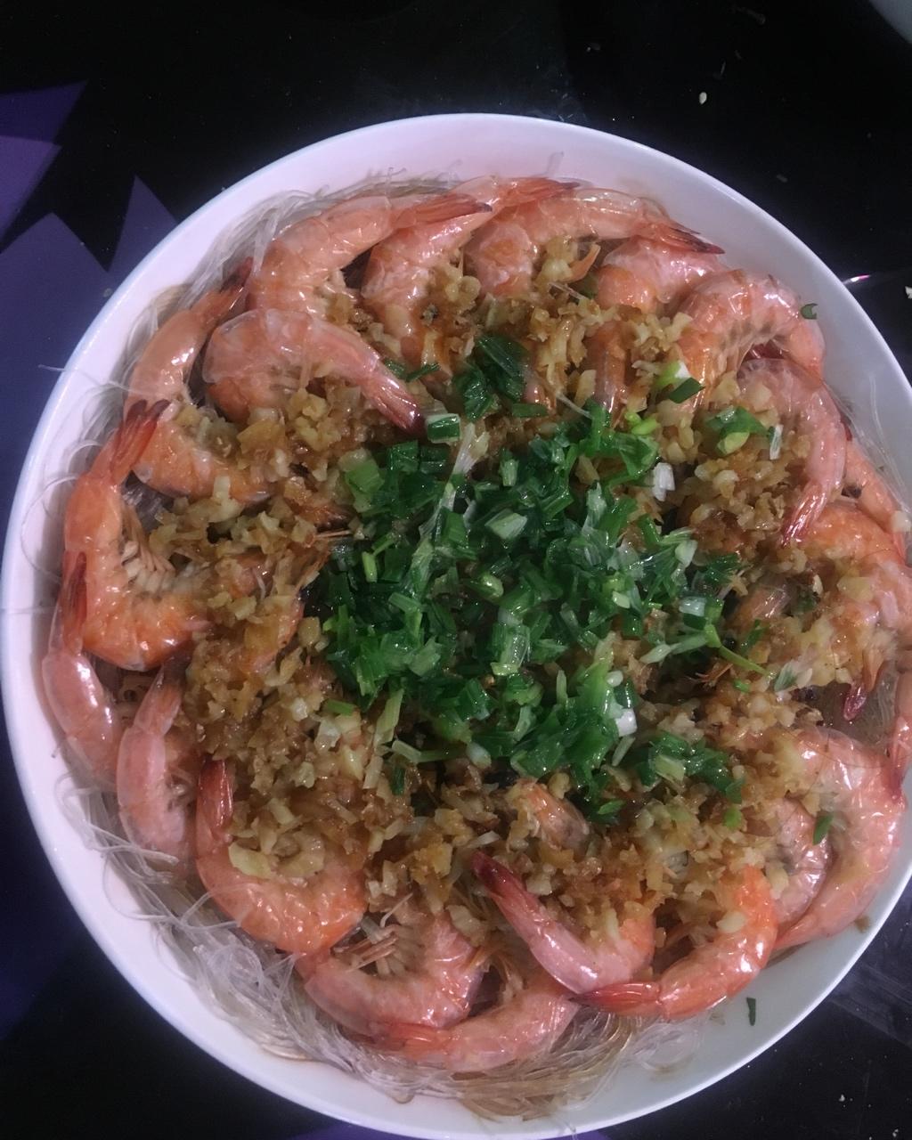 虾最美味的吃法必须是这个——蒜蓉蒸虾（多动图，孔瑶的食谱）