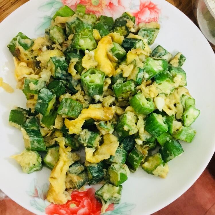 秋葵炒鸡蛋的做法