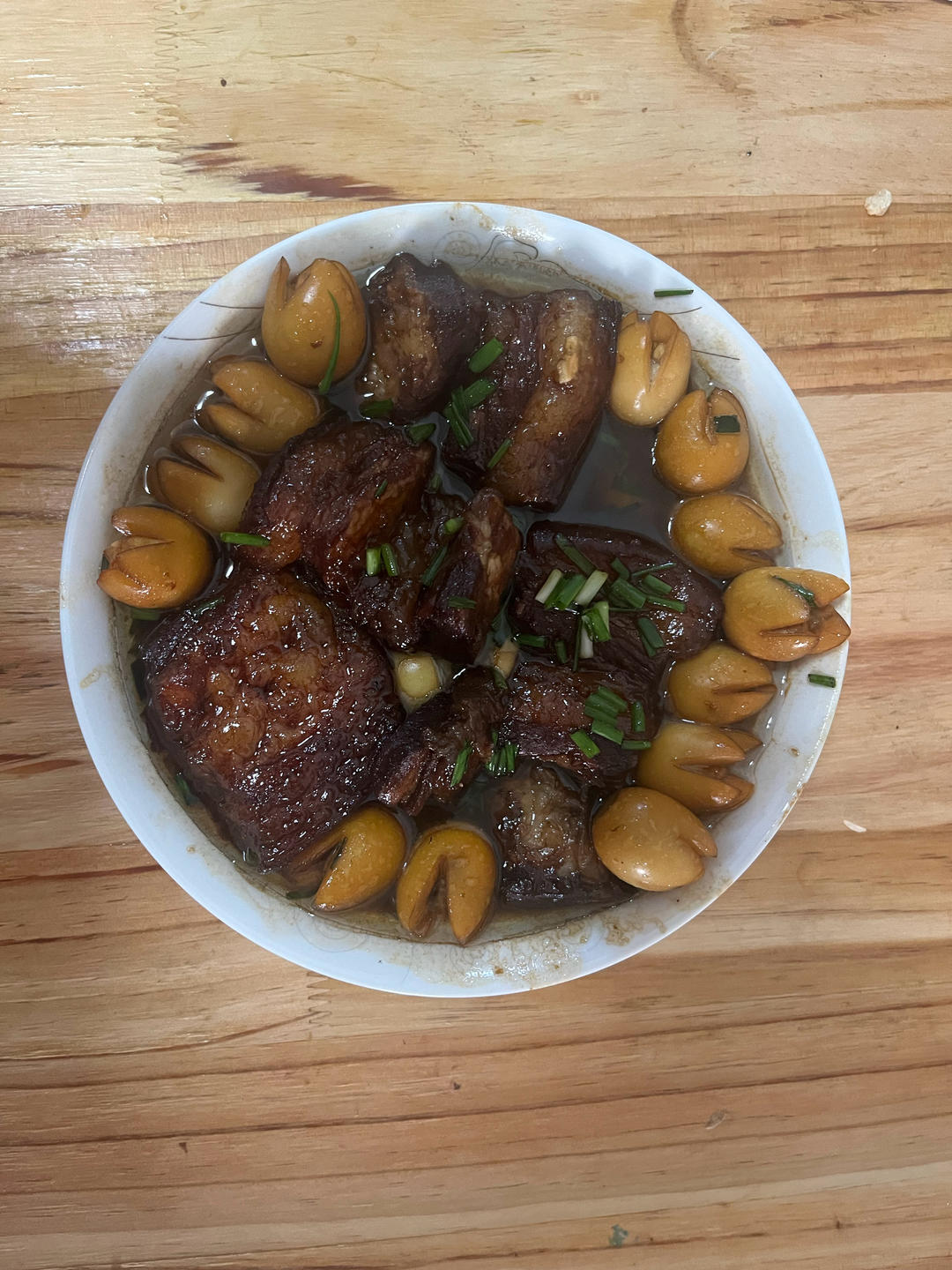 加了鹌鹑蛋后，这盘红烧肉，美味的逆天啦——鹌鹑蛋烧肉（孔瑶食谱）