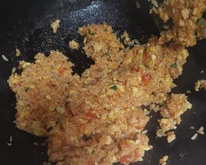 番茄鸡蛋炒饭（剩饭福音）的做法 步骤8