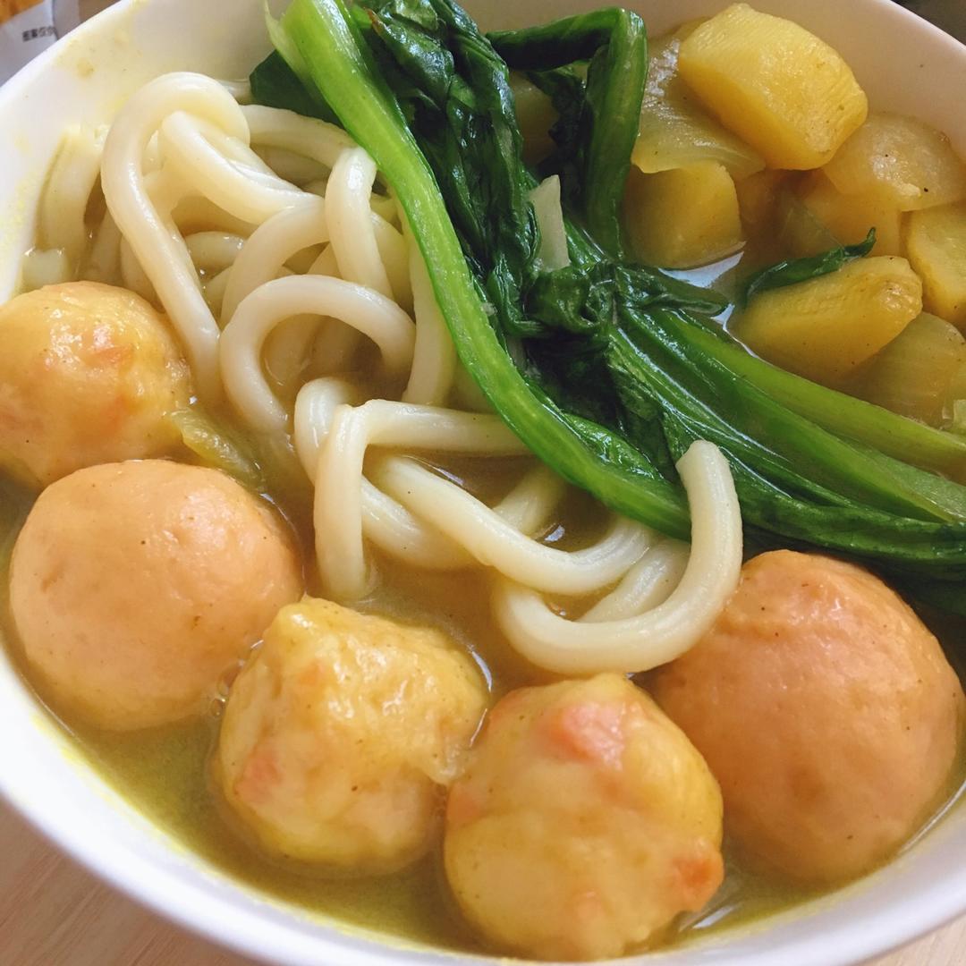 咖喱鱼丸面