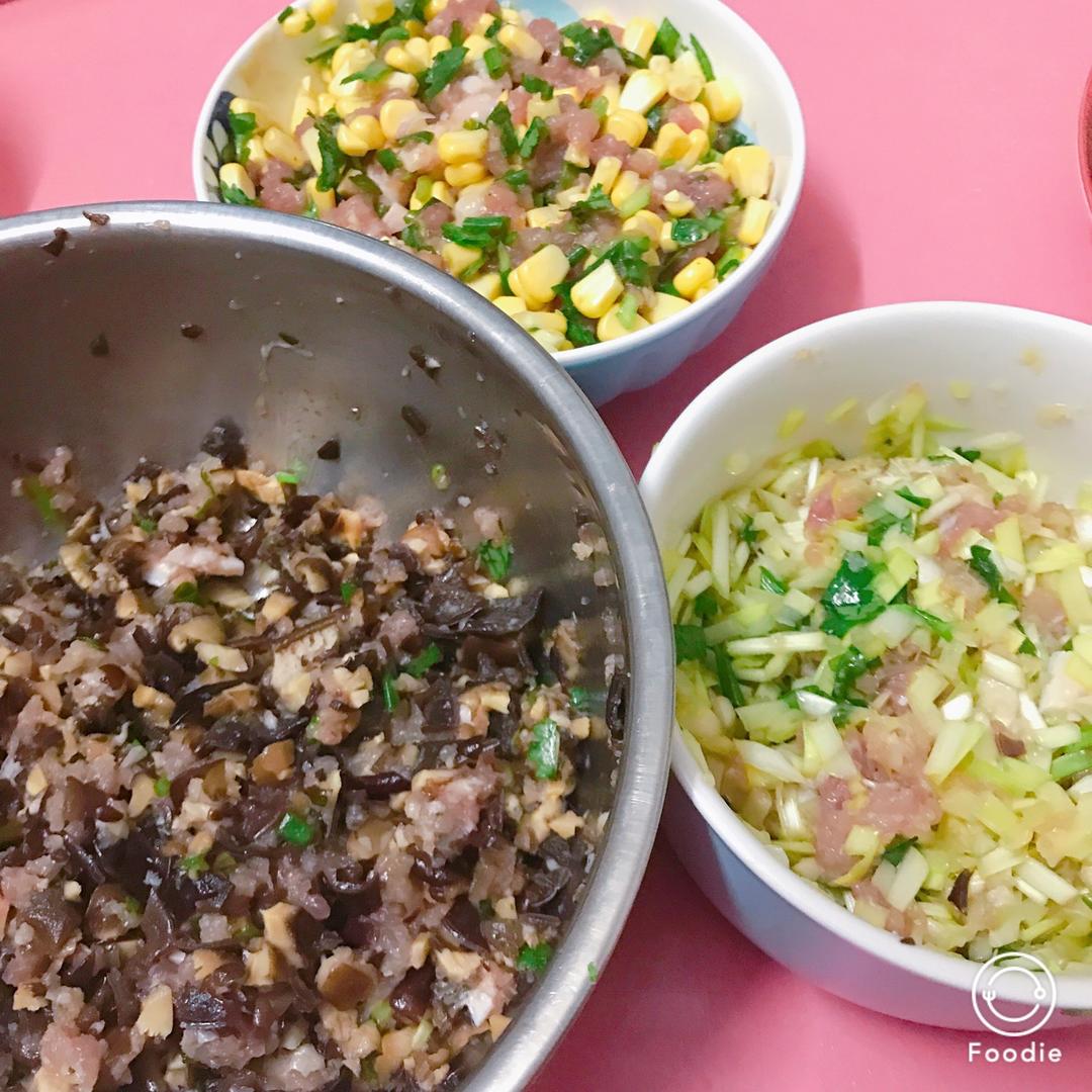 韭菜猪肉饺子(最简单最好吃又最多汁的饺子)