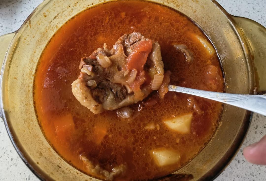 暖心暖胃番茄牛尾汤（减肥版）