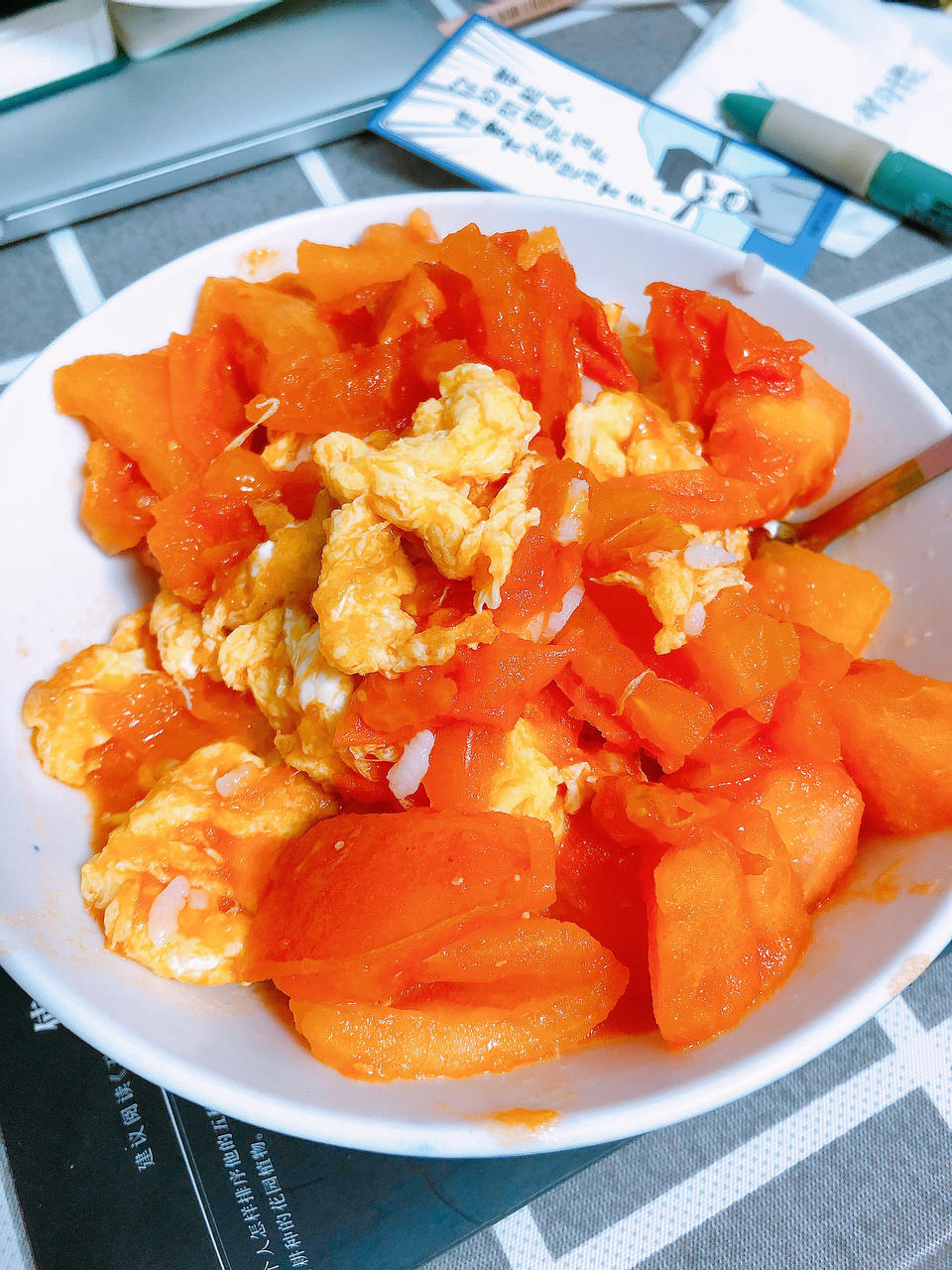 番茄炒鸡蛋（超浓的番茄味）