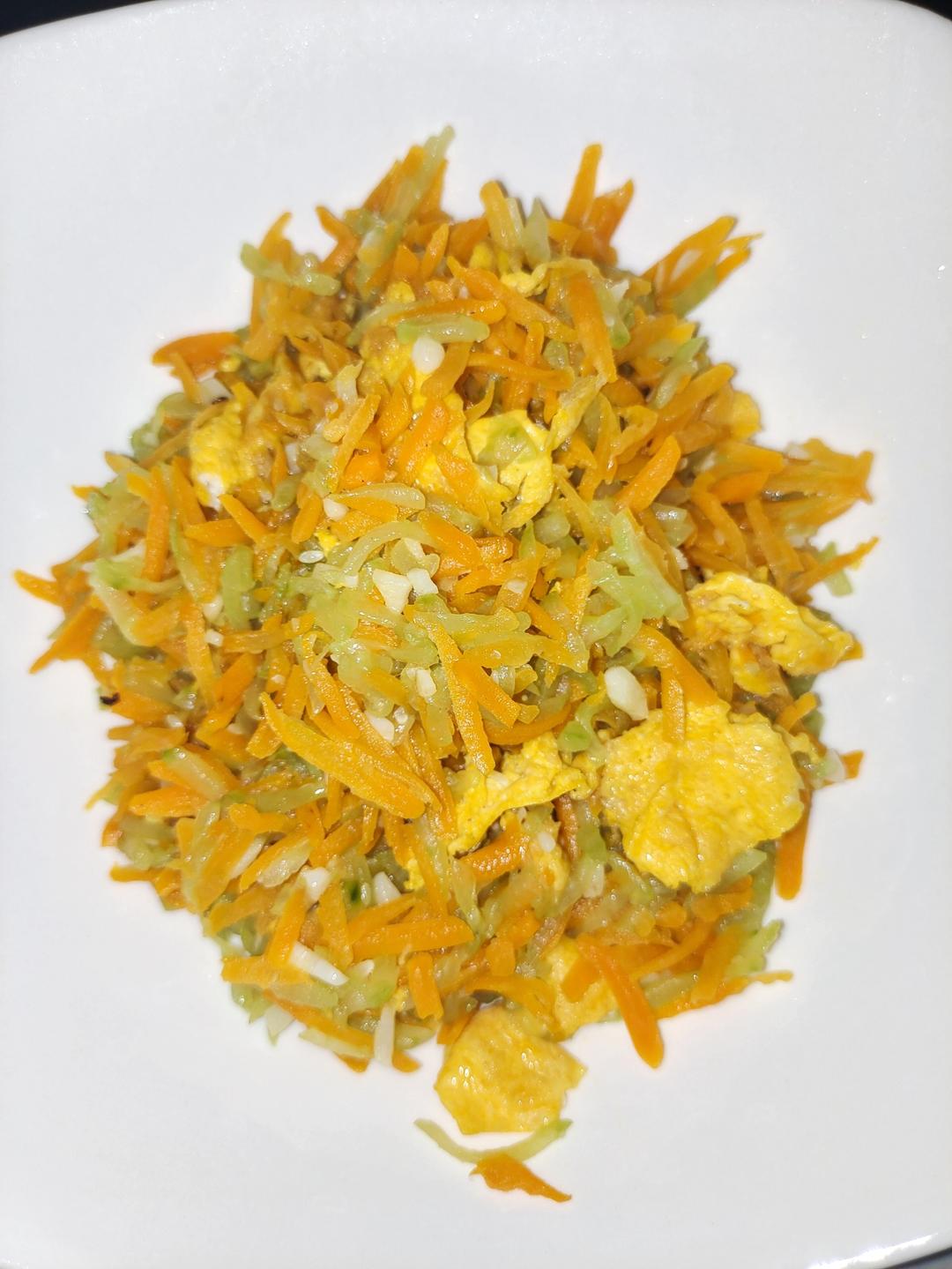 黄瓜胡萝卜炒鸡蛋