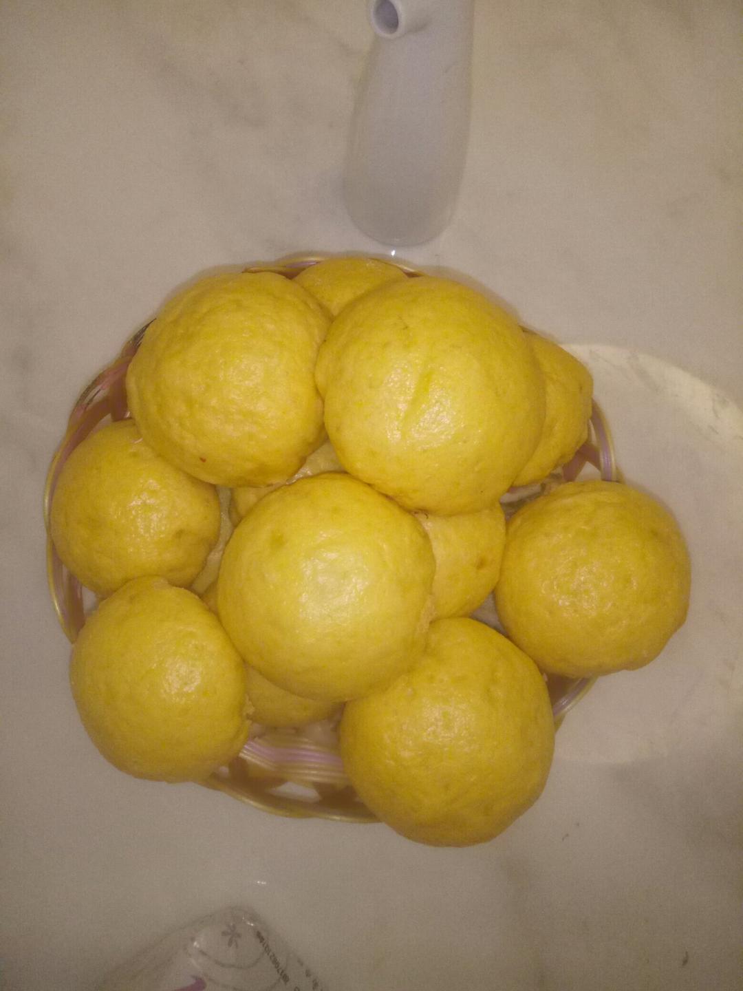 新手也可以--详解如何做出人见人爱、金黄的南瓜馒头