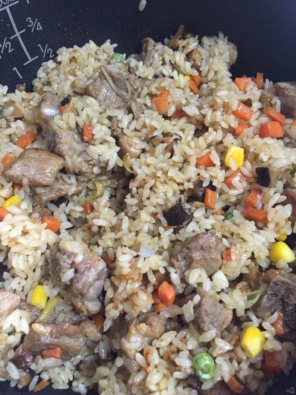 喷香排骨焖饭（爆好吃）