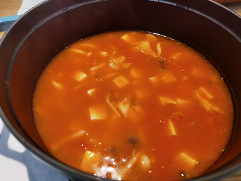 西红柿菌菇豆腐汤