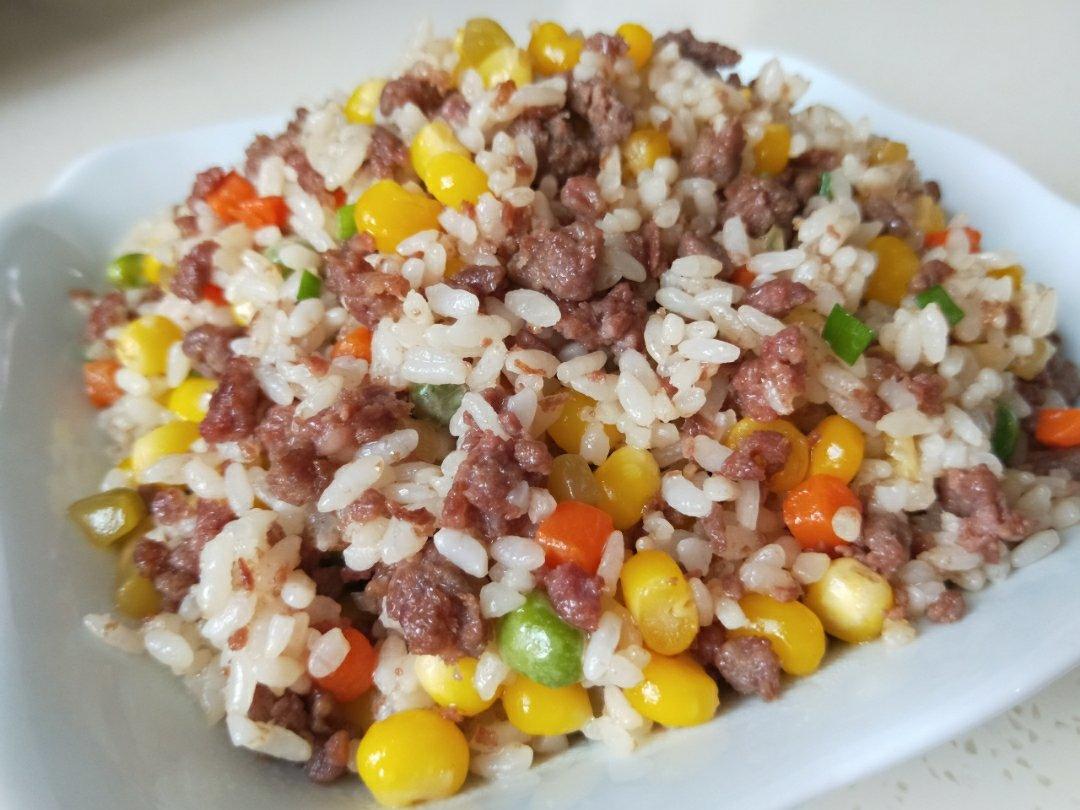 牛肉炒米饭