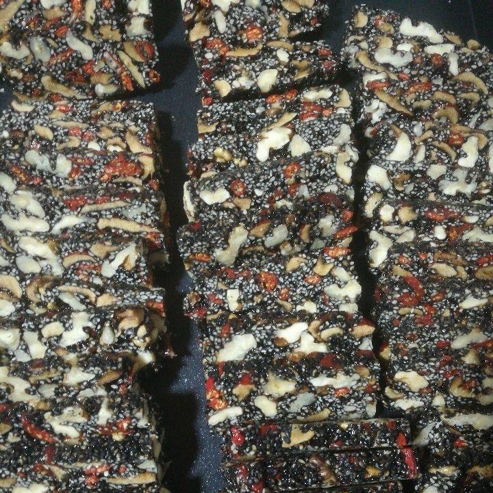 红枣核桃黑芝麻糕