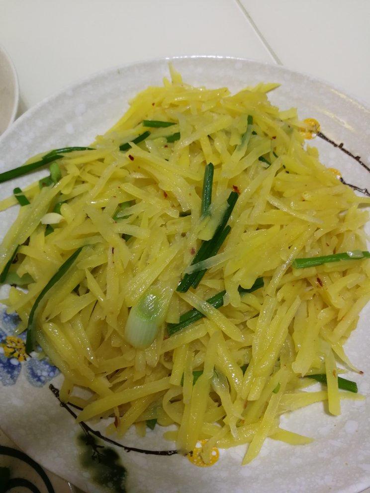 土豆丝炒韭菜