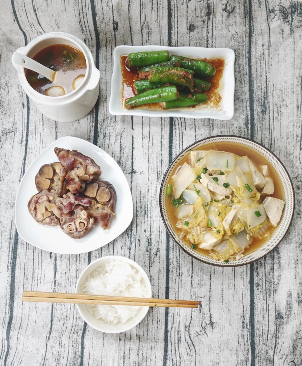 下饭菜肴--青椒酿肉