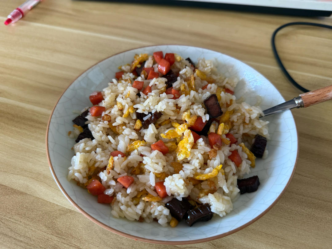 孩子最爱吃香喷喷的牛肉粒炒饭