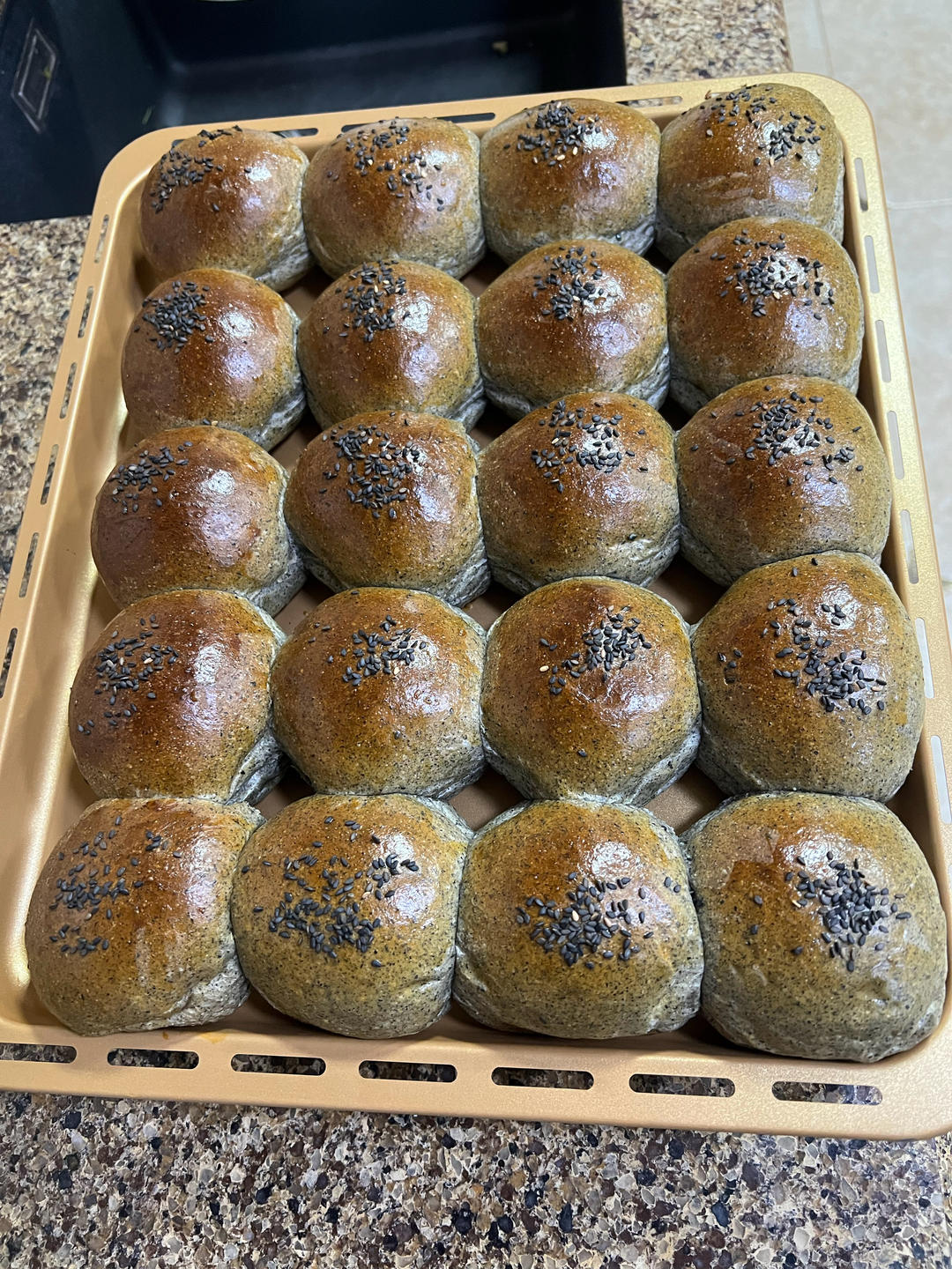 黑芝麻全麦餐包 100%纯全麦