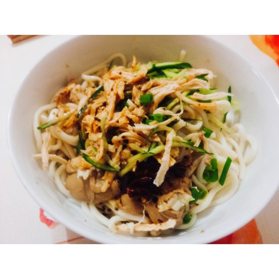 麻酱鸡丝凉面