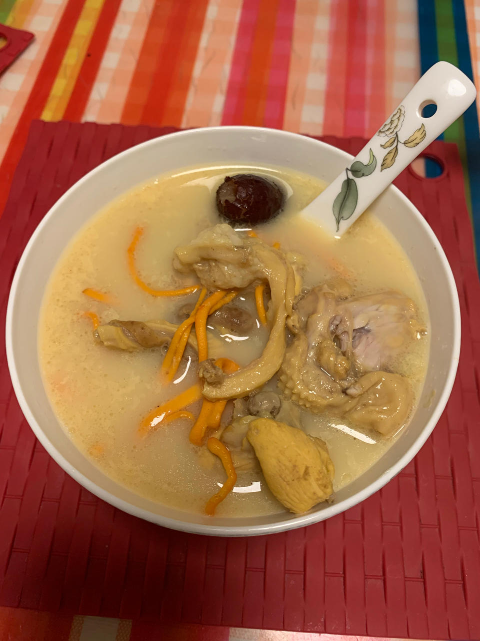 〈胡椒猪肚鸡汤〉，我超级喜欢的味道，欣小厨 😏