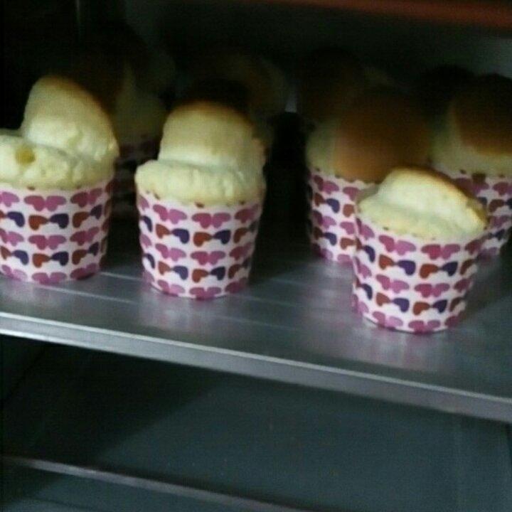 原味戚风纸杯蛋糕（烤箱做纸杯蛋糕）