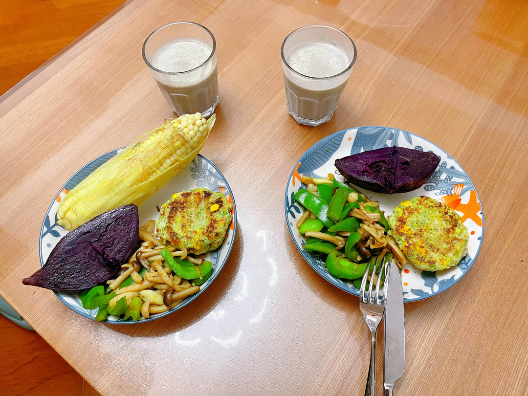 黑椒蟹味菇炒肉