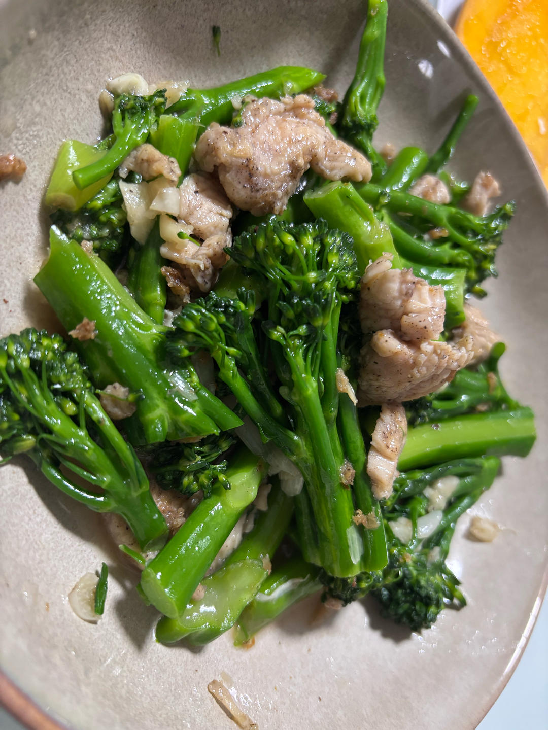 鸡胸肉炒西兰花