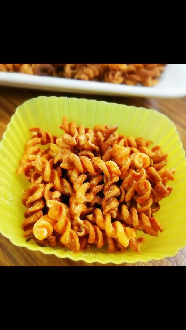 自制小零食非油炸烤通心粉
