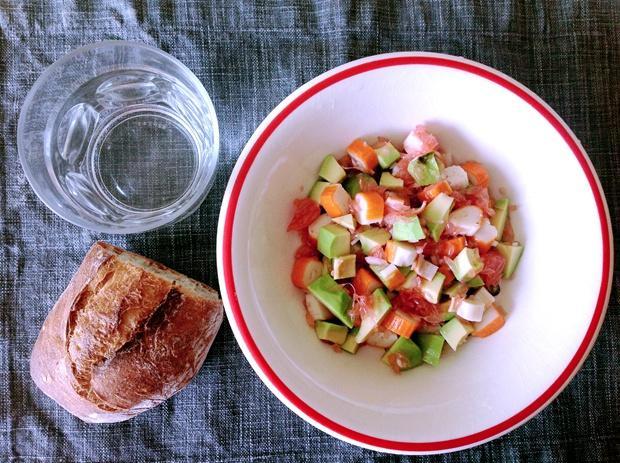 完美夏日开胃菜，牛油果蟹棒西柚沙拉的做法