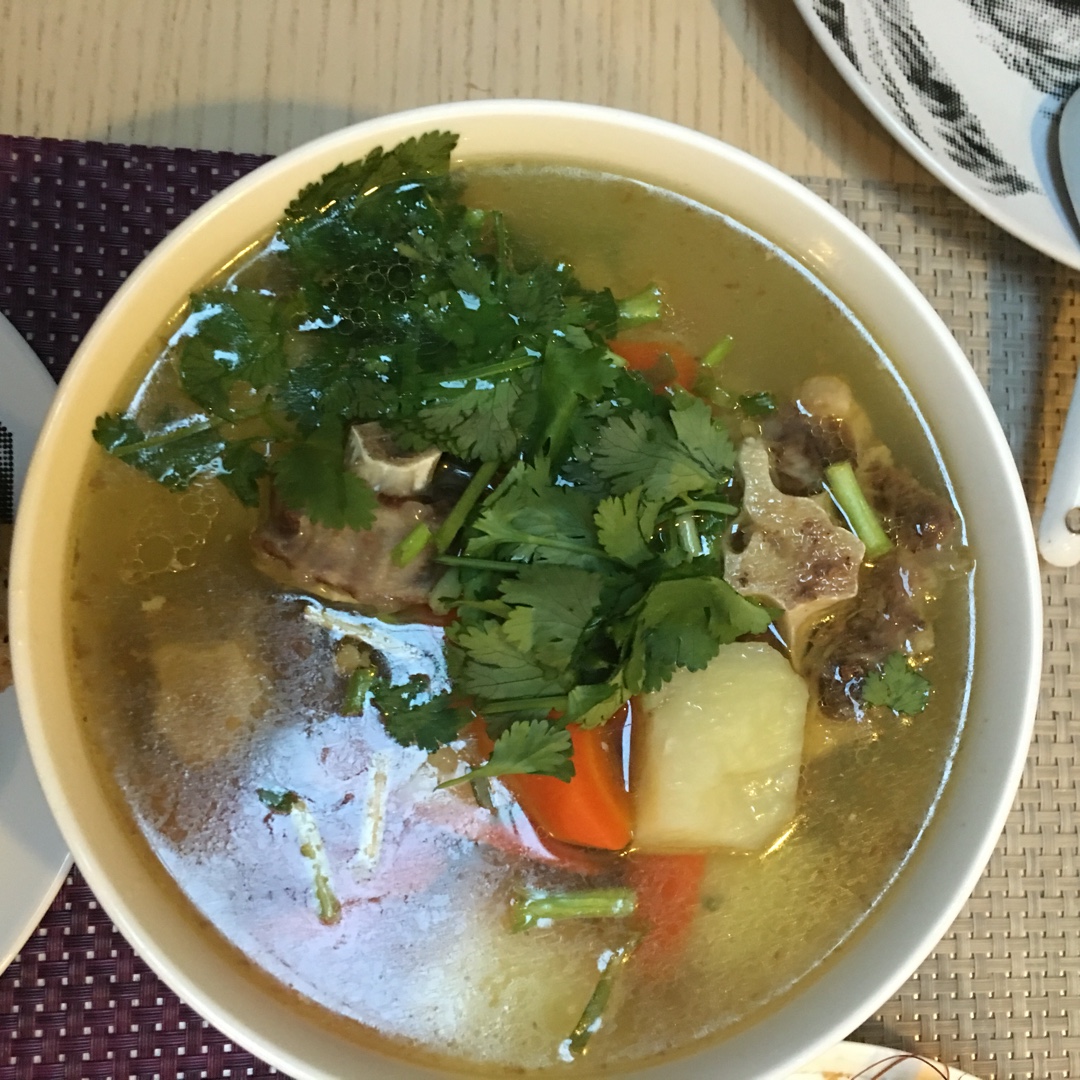 清炖牛尾汤